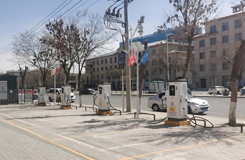 Son şirket haberleri DOOR Energy, Küresel EV Şarj Çözümlerini Başlatıyor: Mobil Araç Şarj Cihazı ve Taşınabilir EV Şarj Cihazı